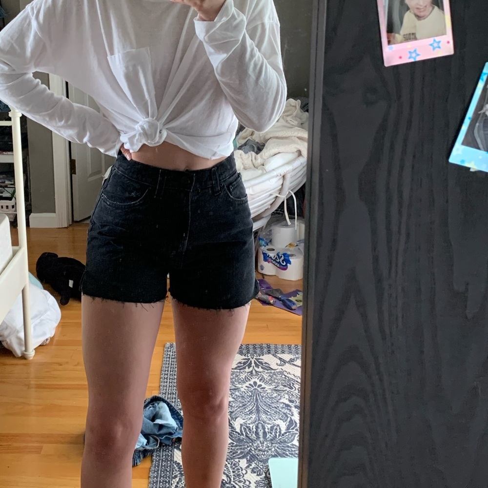 LAST CHANCE /BDG black girlfriend high rise shorts